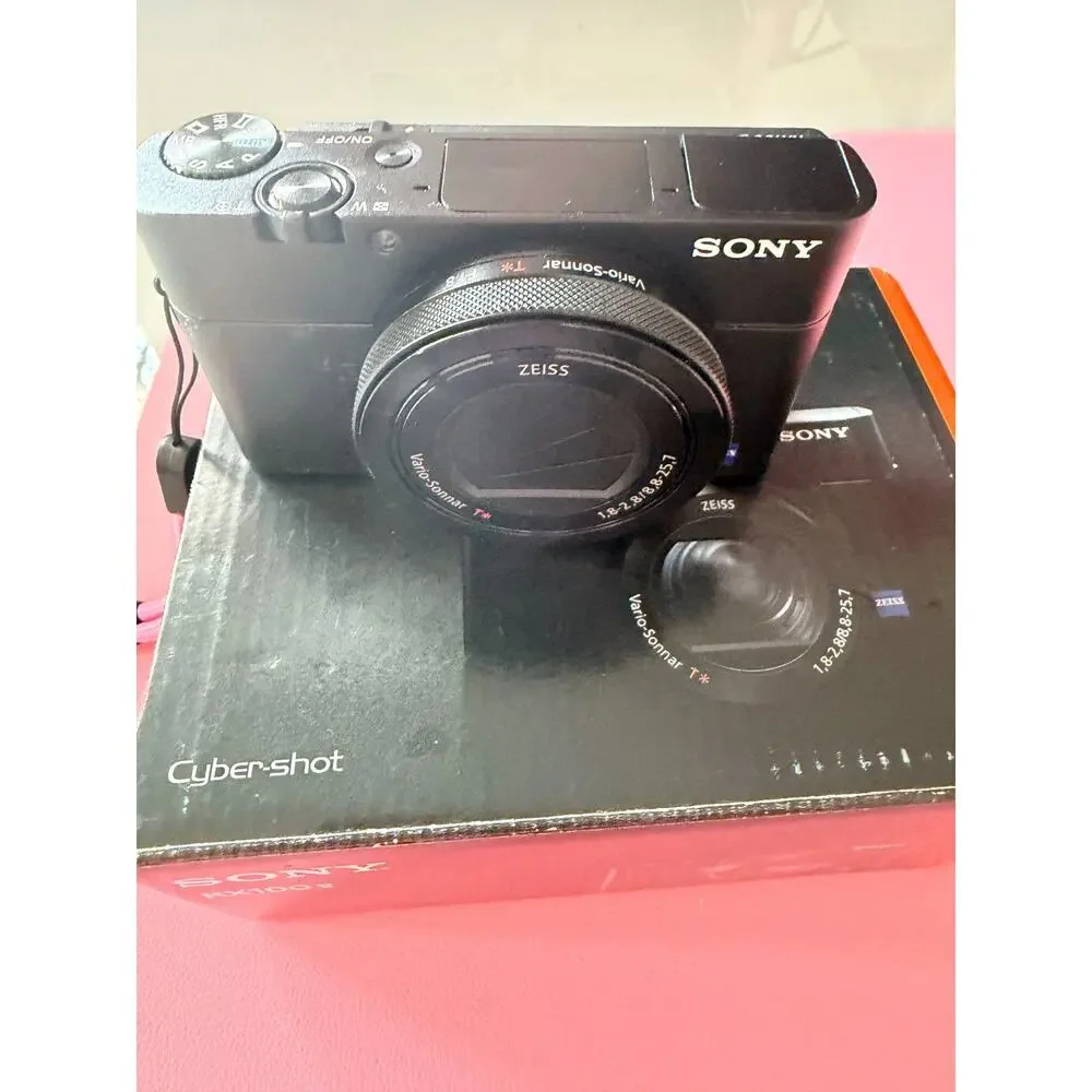 Cyber-Shot DSC-RX100 V Digital Camera NEW IN BOX